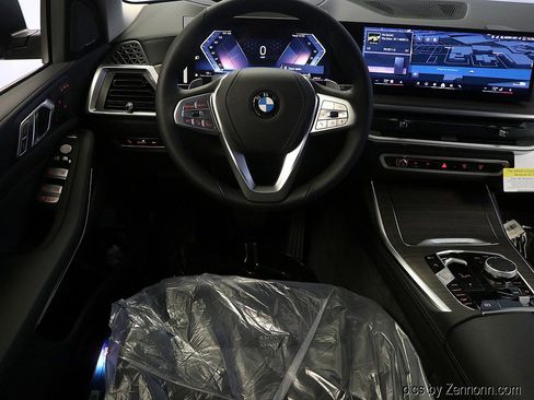 Used 2026 BMW X7 xDrive40i w/ Premium Package image 16