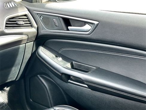 Used 2024 Ford Edge Titanium image 26