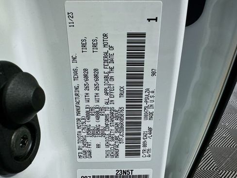 Used 2024 Toyota Tundra Limited w/ Power Package image 30