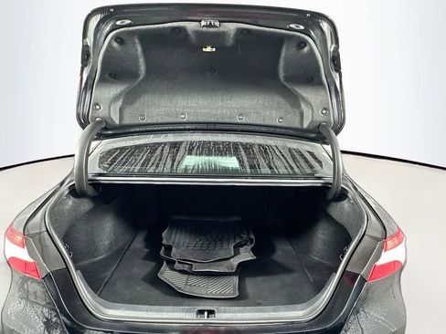 Used 2019 Toyota Camry L image 12