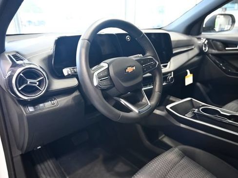 Used 2025 Chevrolet Equinox LT FWD image 20