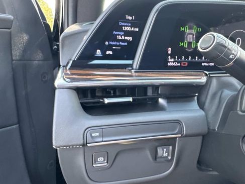 Used 2023 Cadillac Escalade Luxury RWD image 21