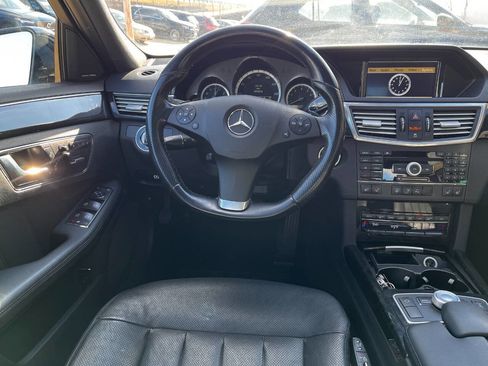 Used 2010 Mercedes-Benz E 550 4MATIC Sedan image 16