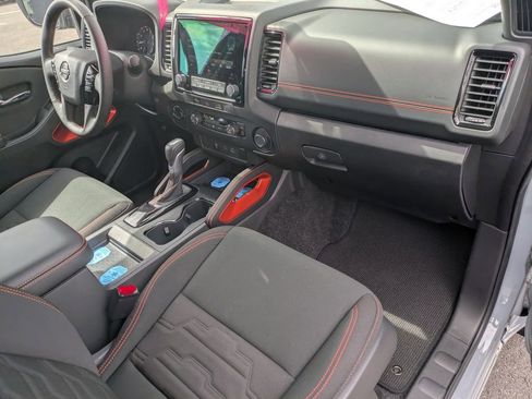 Used 2024 Nissan Frontier PRO-4X w/ Technology Package image 24