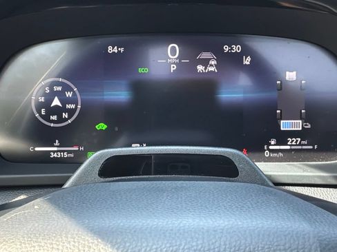 Used 2024 Toyota Crown w/ Advanced Technology Package AWD/4WD image 15