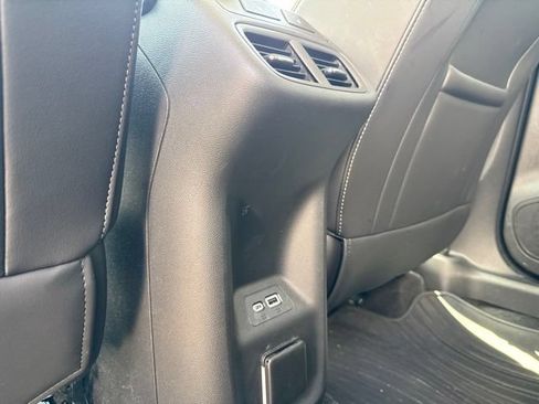 Used 2023 Buick Envision Avenir AWD/4WD image 10