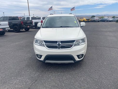 Used 2018 Dodge Journey SXT image 2