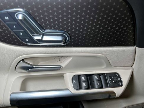 Certified 2025 Mercedes-Benz GLB 250 4MATIC image 21