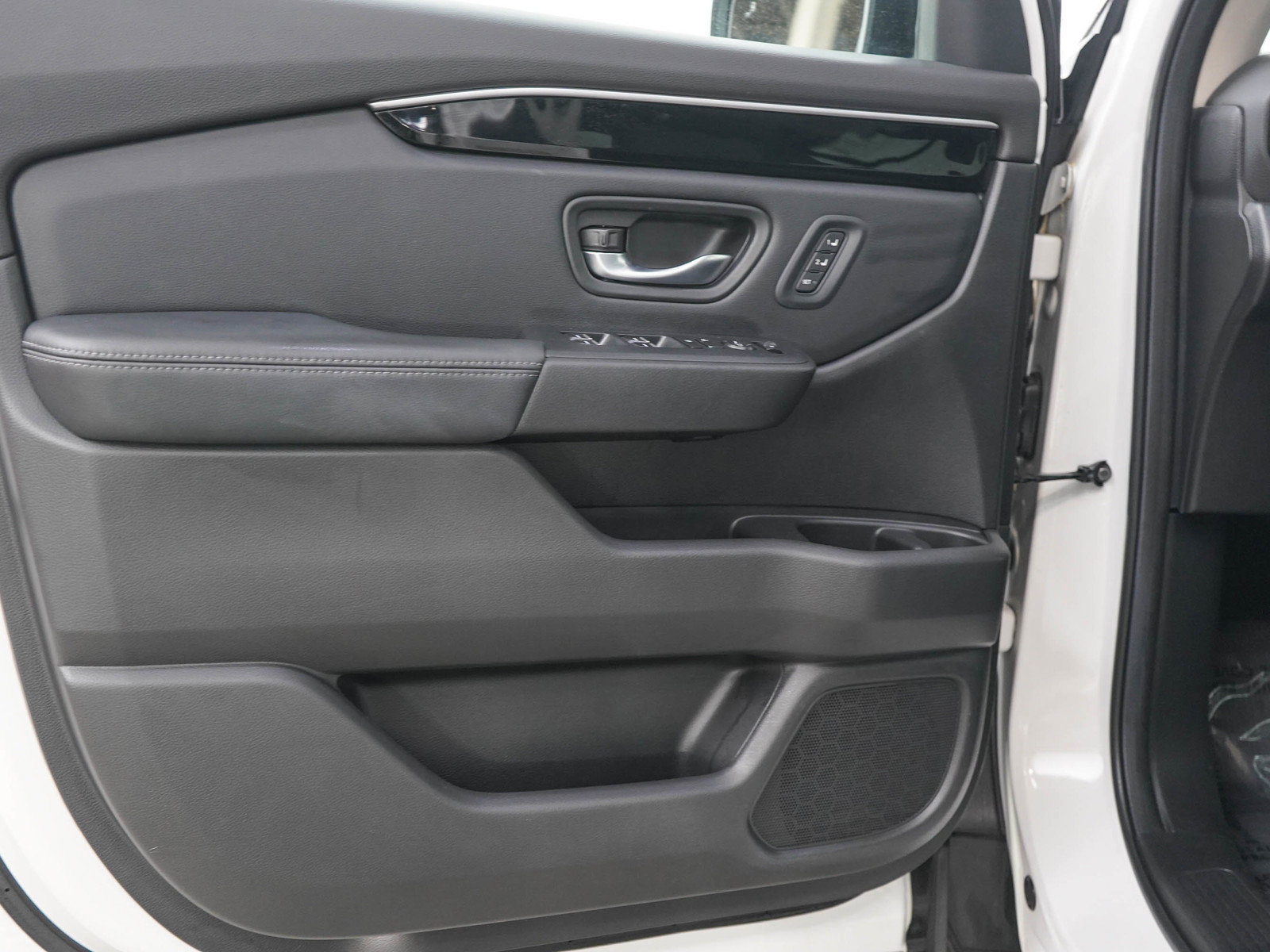 Used 2024 Honda Pilot Touring image 19