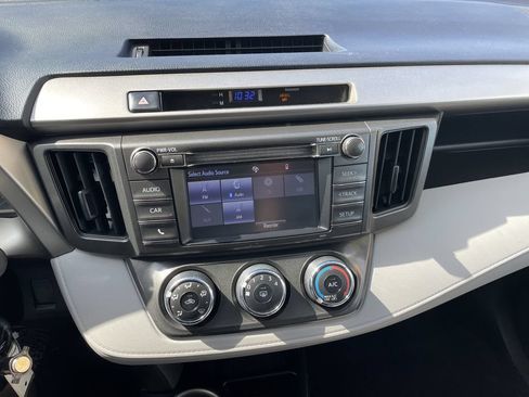 Used 2015 Toyota RAV4 LE AWD/4WD image 18