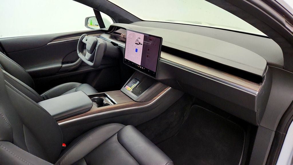 Used 2023 Tesla Model X AWD/4WD image 31