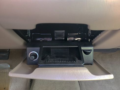 Used 2003 Buick Le Sabre Custom w/ Comfort & Style Package image 31