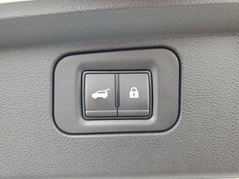 Used 2025 Nissan Armada SL w/ Captain's Chari Seat Package RWD image 32