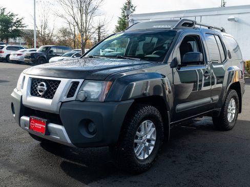 Used 2015 Nissan Xterra S image 3