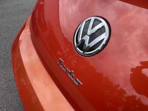 Used 2017 Volkswagen Beetle 1.8T S FWD image 9