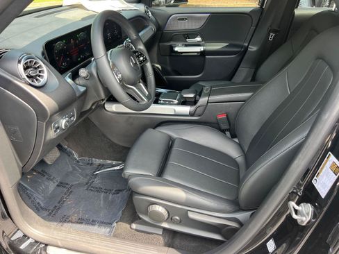 Used 2022 Mercedes-Benz EQB 300 4MATIC image 9