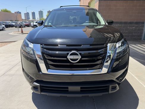 Used 2025 Nissan Pathfinder SV w/ SV Premium Package FWD image 10