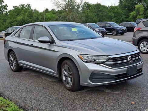 Used 2024 Volkswagen Jetta SE FWD image 1