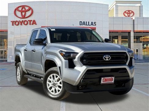 Used 2025 Toyota Tacoma SR image 1