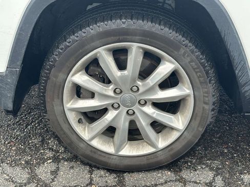 Used 2016 Jeep Cherokee Limited w/ Luxury Group image 9