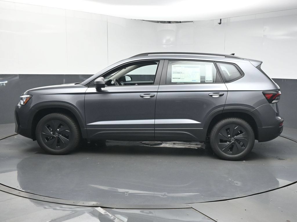 Used 2025 Volkswagen Taos SE FWD image 5