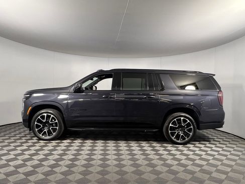 Used 2025 Chevrolet Suburban RST image 10