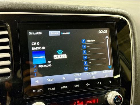 Used 2020 Mitsubishi Outlander SE image 16