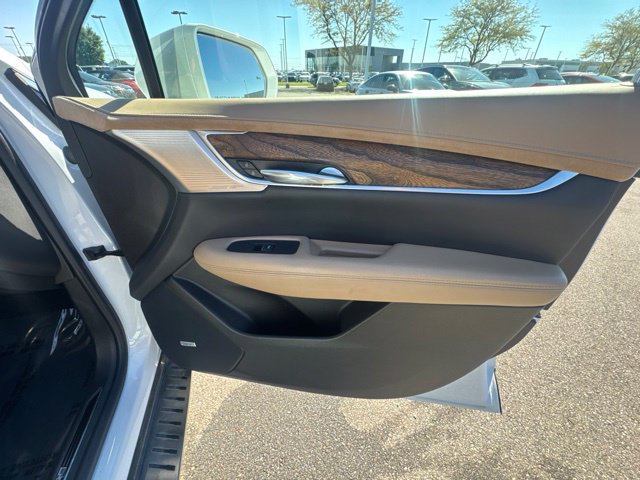 Used 2020 Cadillac XT5 Premium Luxury w/ Platinum Package FWD image 16