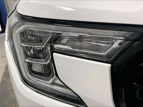 Used 2023 GMC Terrain SLE w/ Driver Convenience Package image 34