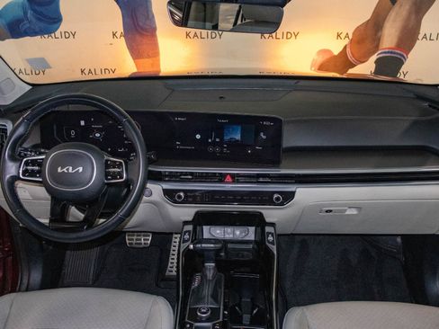 Used 2025 Kia Sorento SX FWD image 3