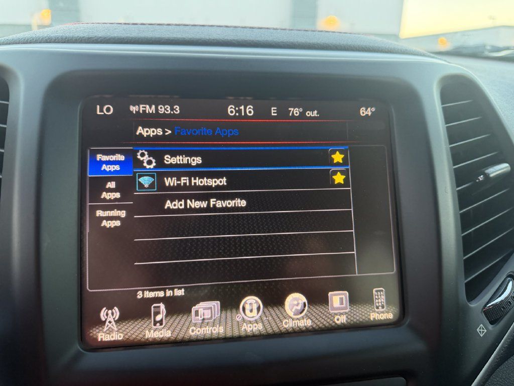Used 2016 Jeep Cherokee Trailhawk w/ Comfort/Convenience Group AWD/4WD image 11