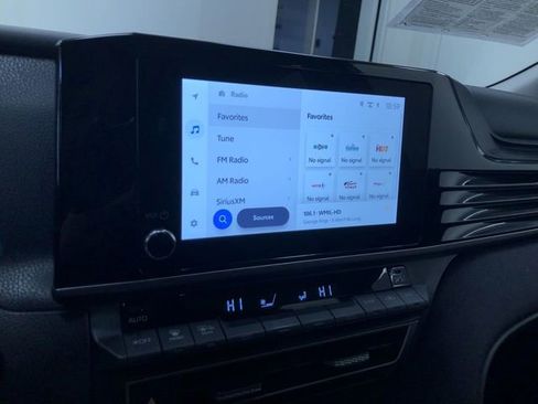 Used 2025 Toyota Camry LE image 29