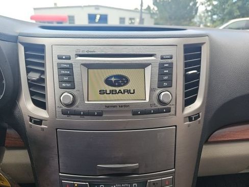Used 2014 Subaru Outback 2.5i Limited w/ Moonroof Package AWD/4WD image 13