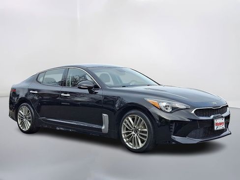 Used 2018 Kia Stinger image 1