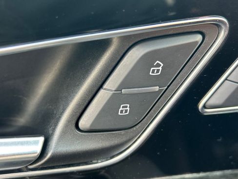 Used 2017 Audi Q7 3.0T Premium Plus w/ Premium Plus Package image 37