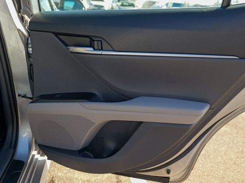 Used 2022 Toyota Camry LE w/ Carpet Mat Package (TMS) FWD image 29