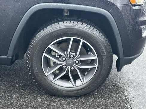 Used 2019 Jeep Grand Cherokee Limited image 16