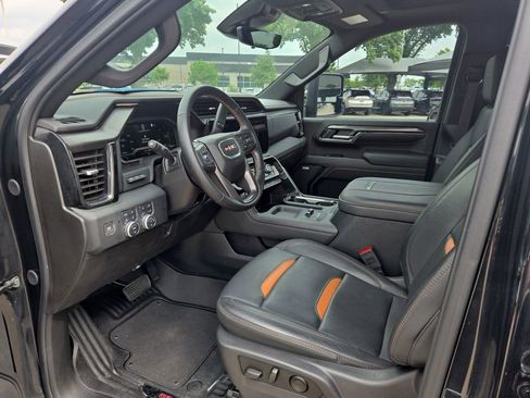 Used 2025 GMC Sierra 2500 AT4 w/ AT4 Premium Plus Package AWD/4WD image 14