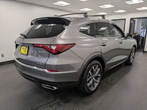 Used 2023 Acura MDX SH-AWD w/ Technology Package image 4