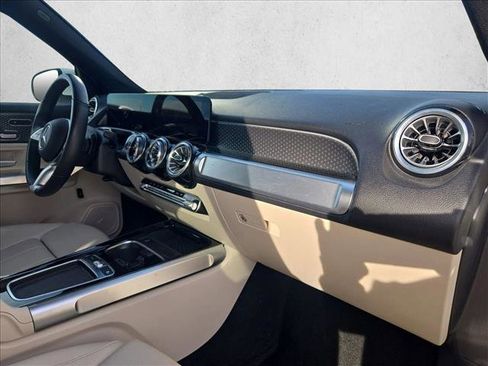 Certified 2024 Mercedes-Benz GLB 250 image 21
