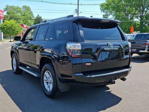 Used 2023 Toyota 4Runner SR5 AWD/4WD image 4