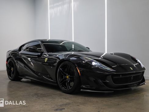 Used 2018 Ferrari 812 Superfast RWD image 14
