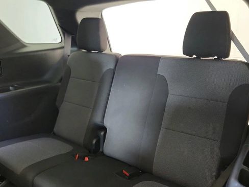 Used 2023 Chevrolet Traverse LT FWD image 35