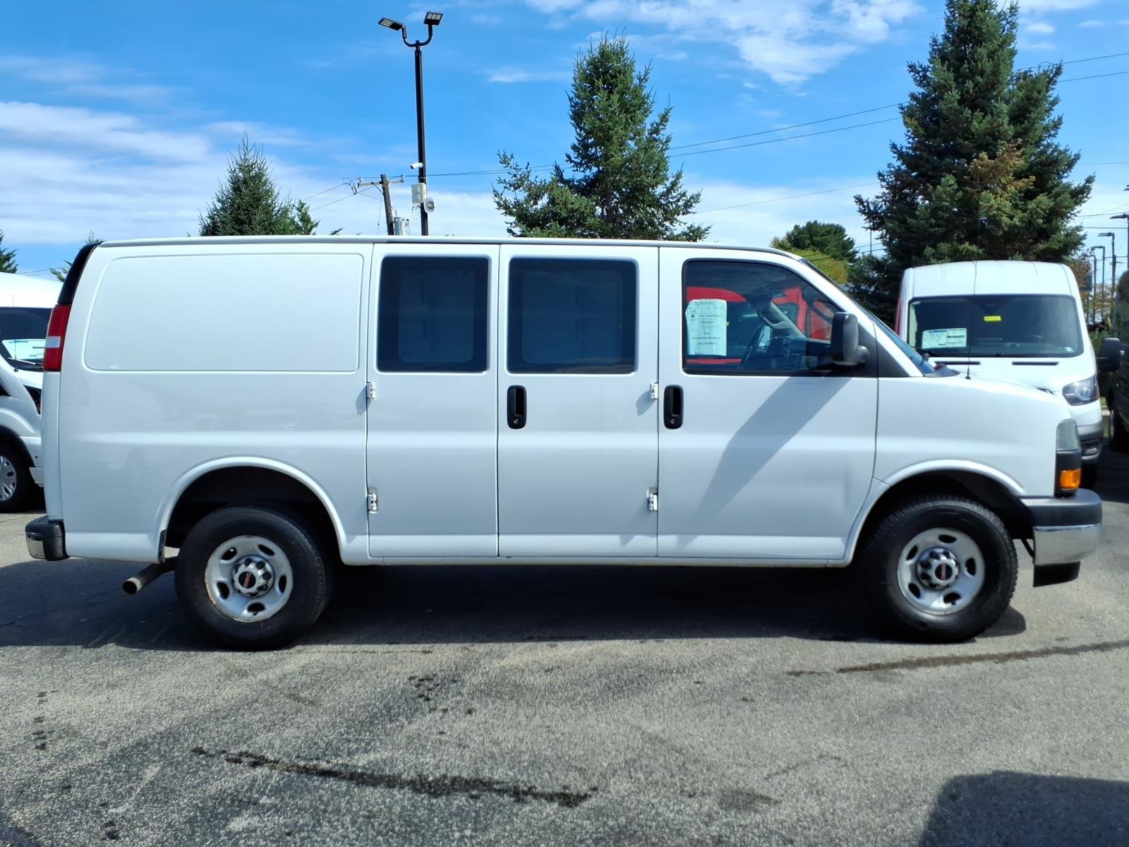 Used 2020 GMC Savana 2500 w/ Driver Convenience Package RWD image 2