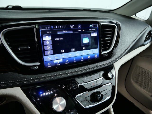 Used 2023 Chrysler Pacifica Limited FWD image 21