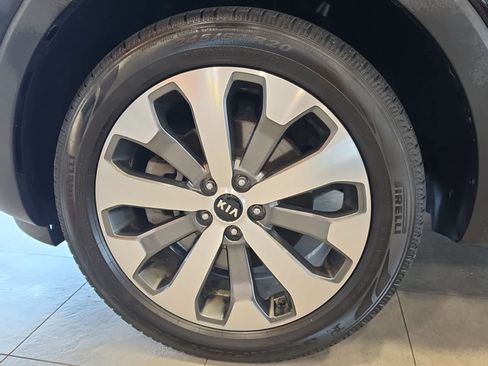 Used 2021 Kia Telluride S FWD image 12