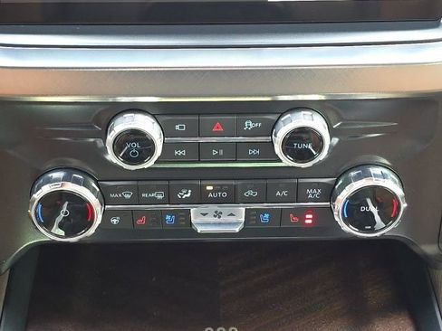 Used 2025 Ford F350 King Ranch w/ FX4 Off-Road Package image 36