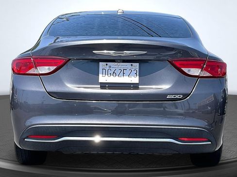 Used 2016 Chrysler 200 Limited w/ Convenience Group FWD image 4