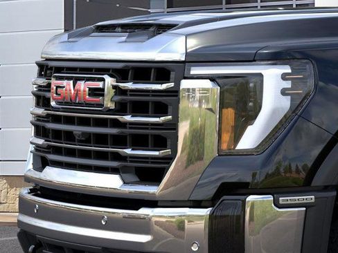New 2025 GMC Sierra 3500 SLT w/ SLT Premium Package image 37