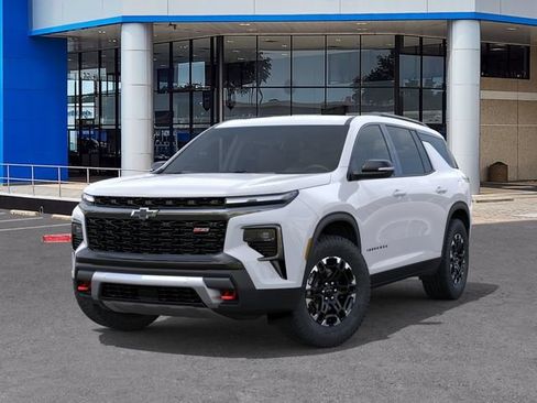 New 2027 Chevrolet Traverse Z71 w/ Enhanced Driving Package AWD/4WD image 6